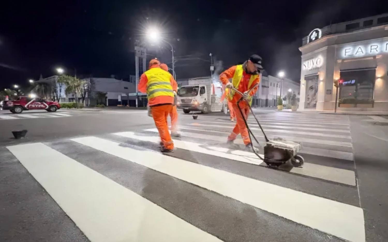 San Nicolás refuerza la seguridad vial con demarcación en cruces estratégicos