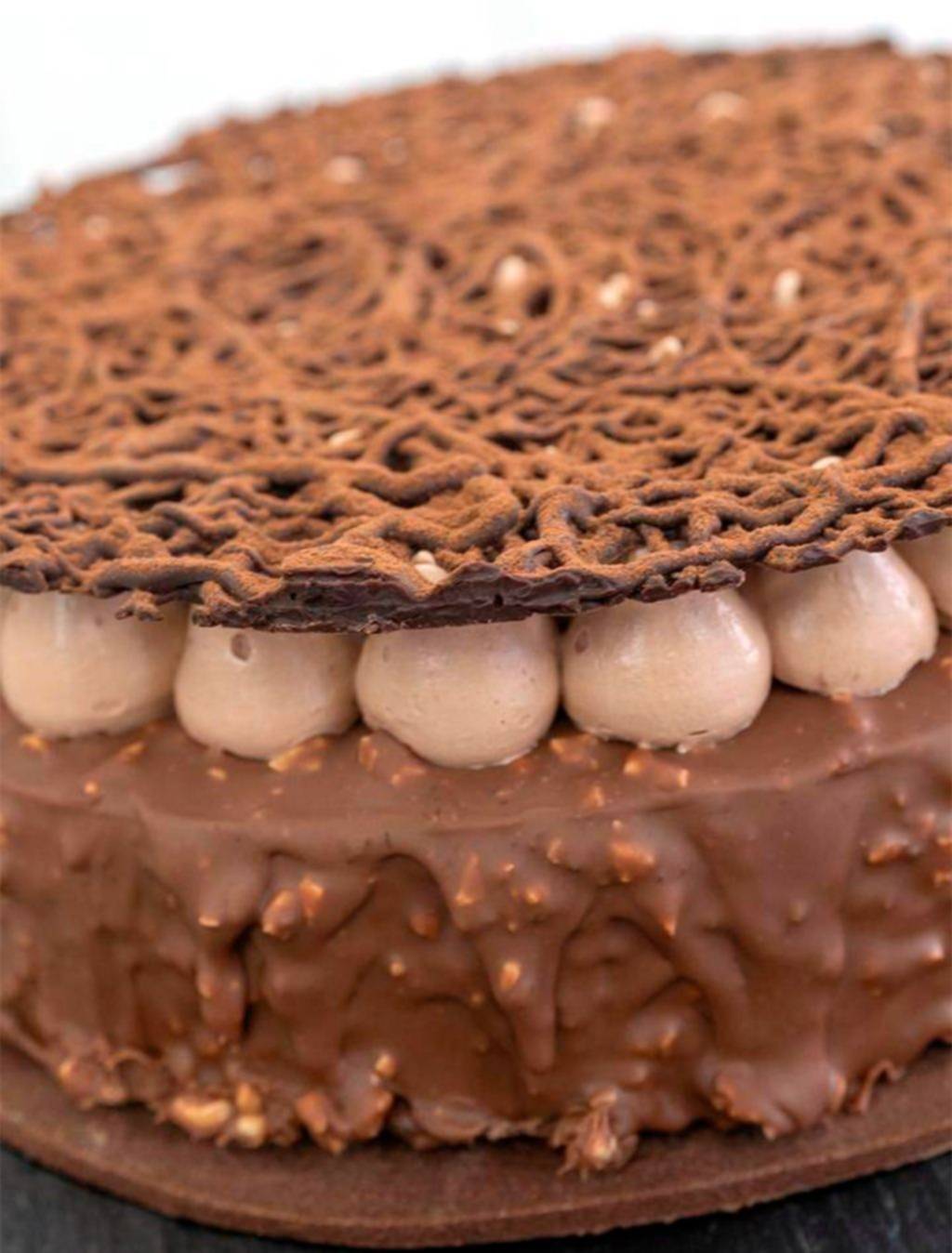 Torta de Mousse de Chocolate y Avellanas con base sablée