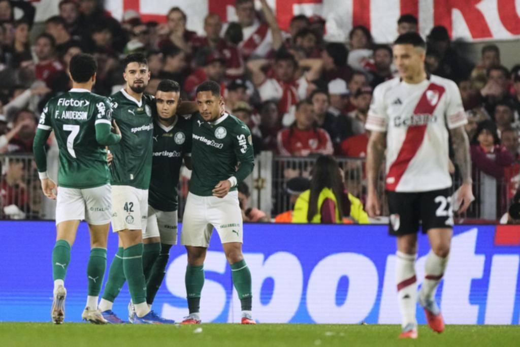 River se complicó: perdió con Palmeiras en la ida