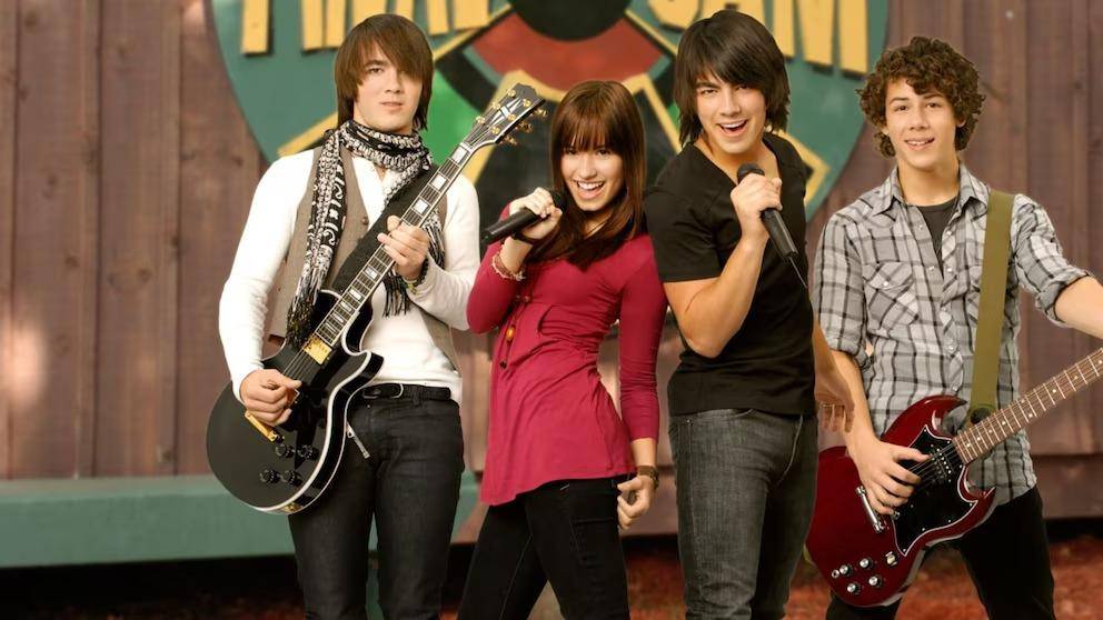 Los Jonas Brothers y Demi Lovato, a la pantalla grande