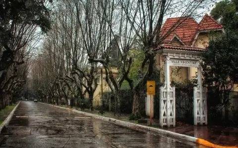 Vecinos de Villa Argentina reclaman por cloacas desbordadas y falta de respuestas