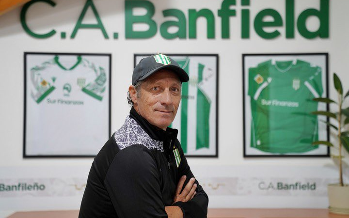 Lo tentaron a Pedro Troglio pero dijo que no se va de Banfield: "Me parece muy poco ético"