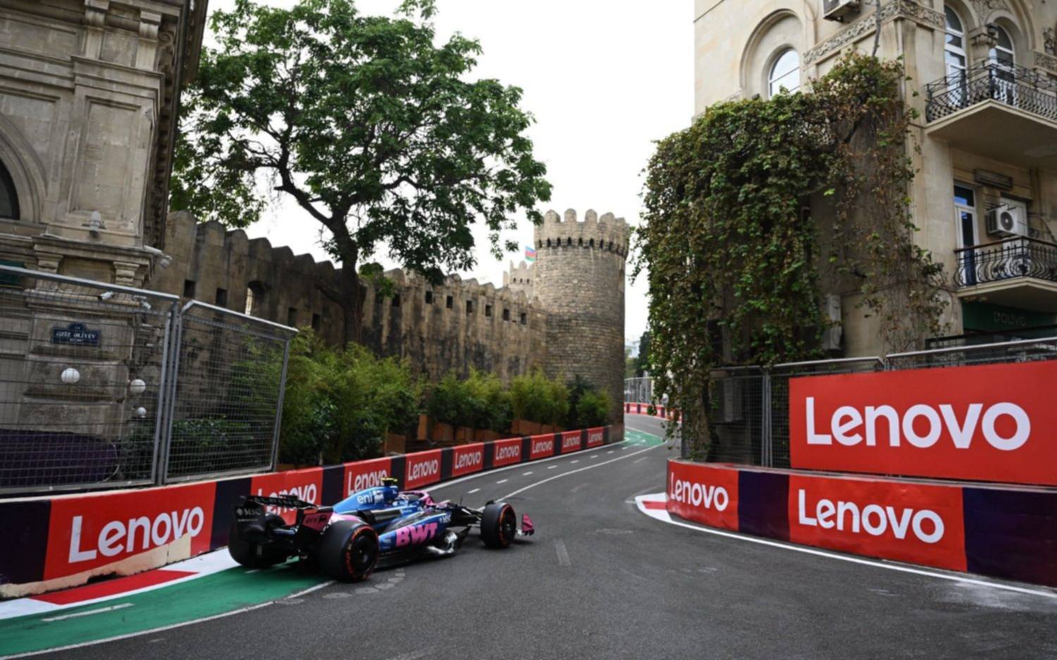 Colapinto tocó la pared, perdió ritmo y terminó 20º en la segunda práctica del GP de Azerbaiyán