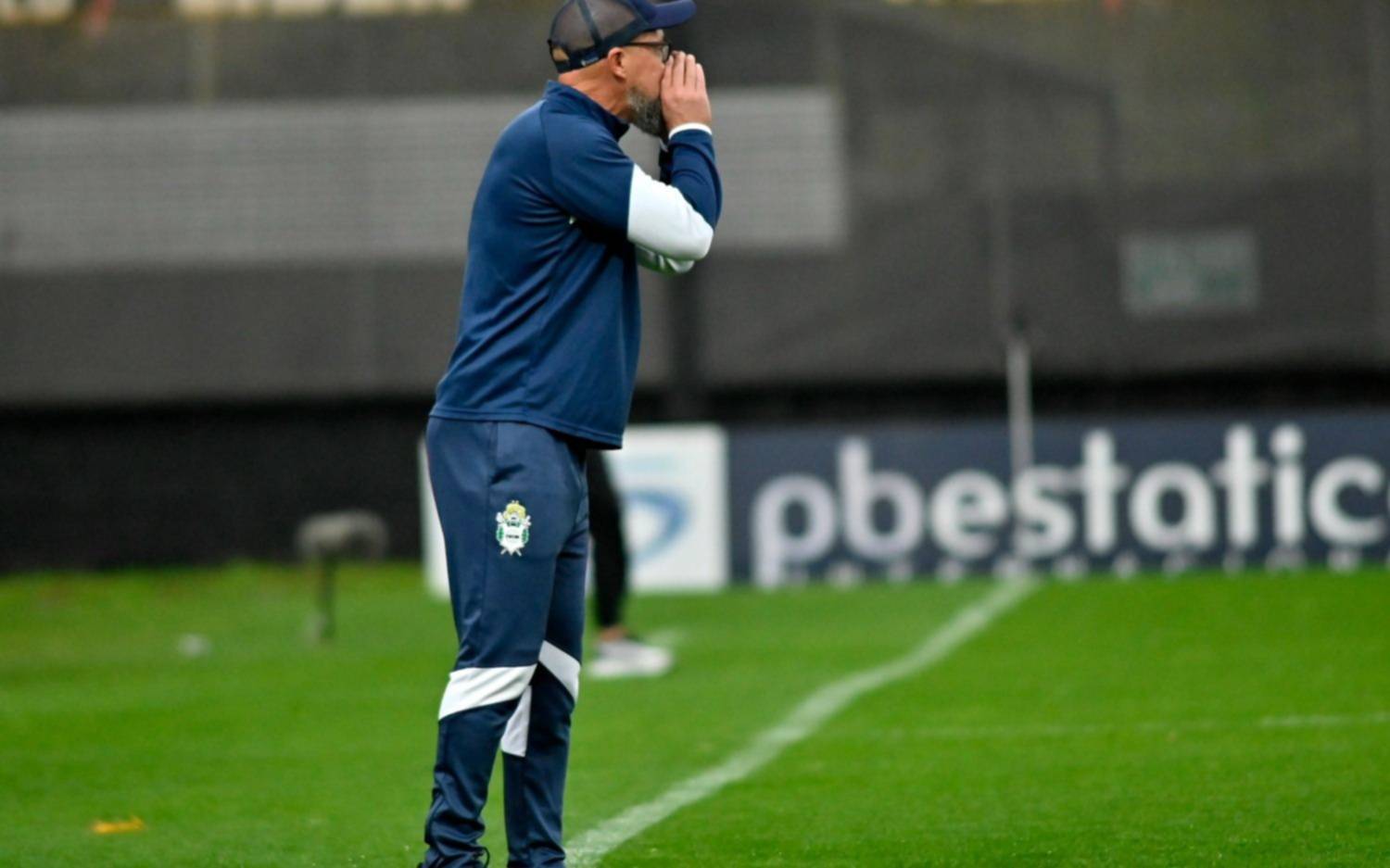 Alejandro Orfila, molesto: “No nos pueden hacer ese gol”
