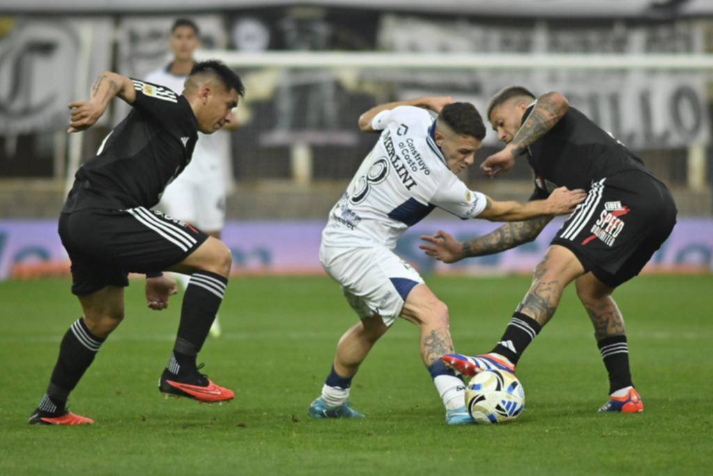 El técnico sorprendió con el esquema táctico