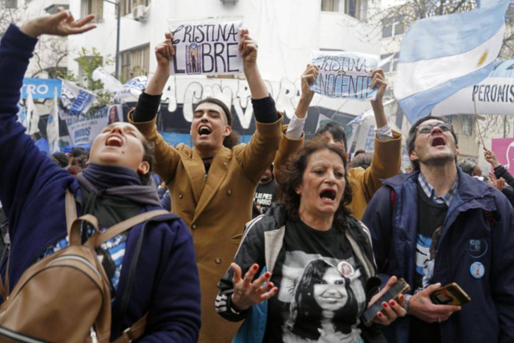 “Che Milei... te fumaste más de mil millones de dólares en dos días”