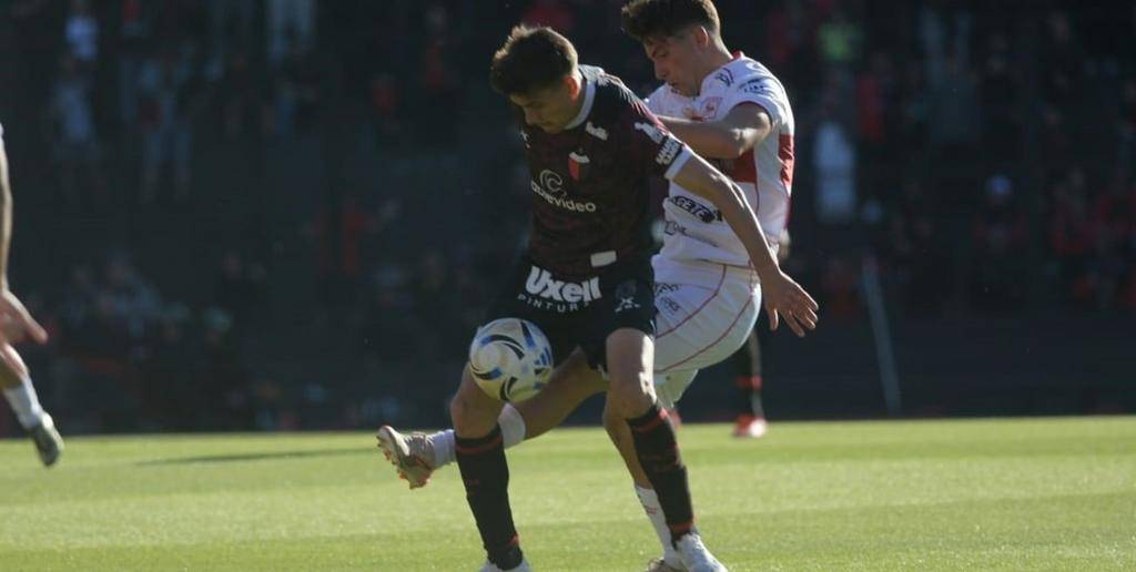 Colón igualó con Morón y se salvó del descenso