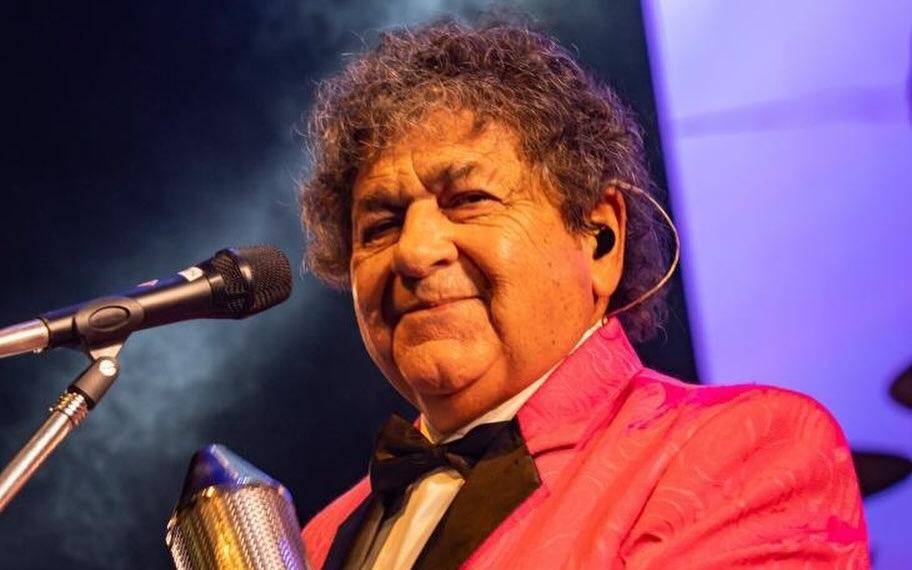 Cacho Deicas vuelve al escenario sin Los Palmeras