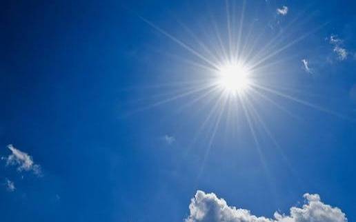 La primavera comienza con el sol asomándose