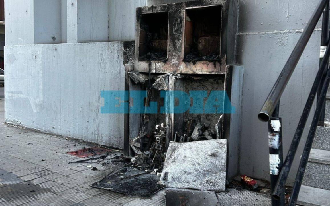 Sigue paralizada la facultad de la UNLP tras el incendio: aseguran que fue intencional