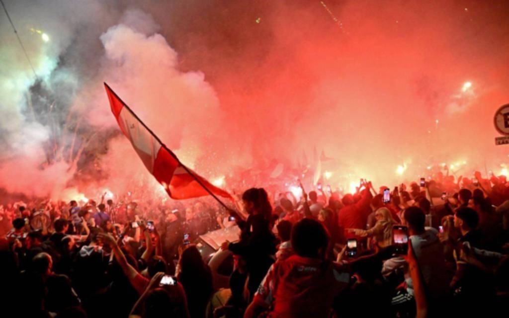 Los hinchas preparan un gran recibimiento para el plantel en la previa