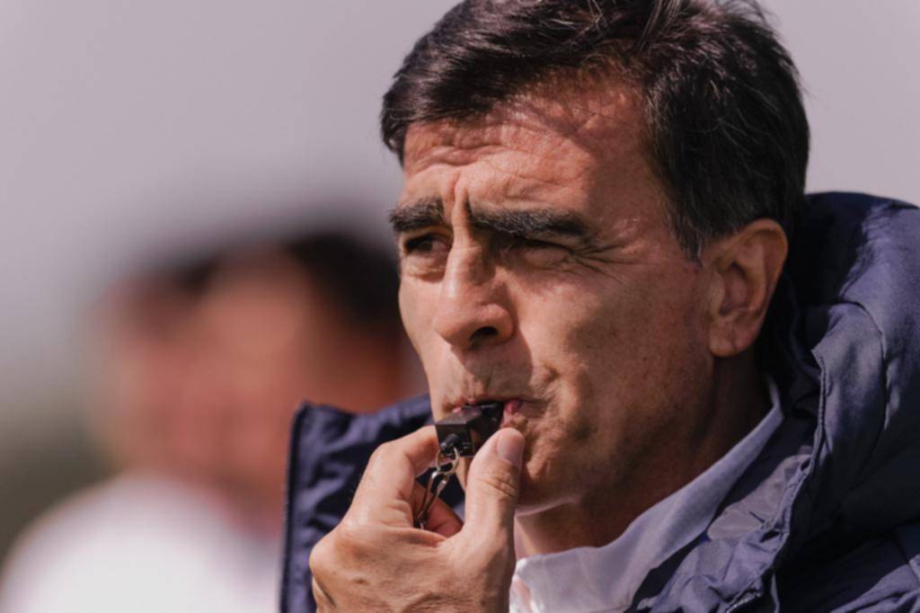 Quinteros tiene en mente variantes para el clásico