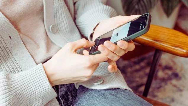 Estafas con “inversiones” en YPF: alerta en La Plata por fraudes digitales
