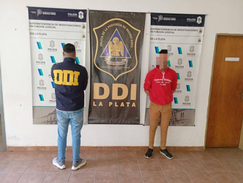 Un penitenciario está acusado de abusar de su hija