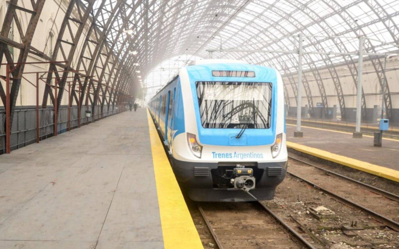 El Tren Roca a La Plata, a paso de hombre por una sorpresiva protesta: demoras y cancelaciones
