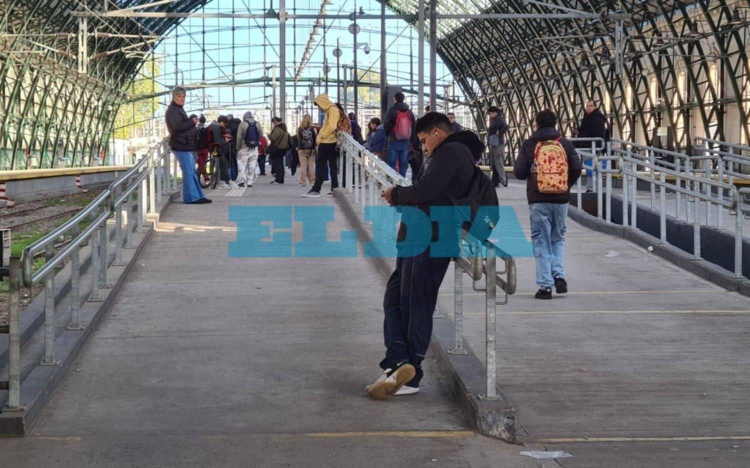 Conflicto en el Tren Roca La Plata, a paso de hombre por una protesta: el Gobierno pidió la conciliación obligatoria