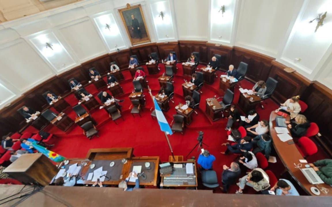 Sesiona el Concejo de La Plata con tres temas en agenda: agua, seguridad y clubes