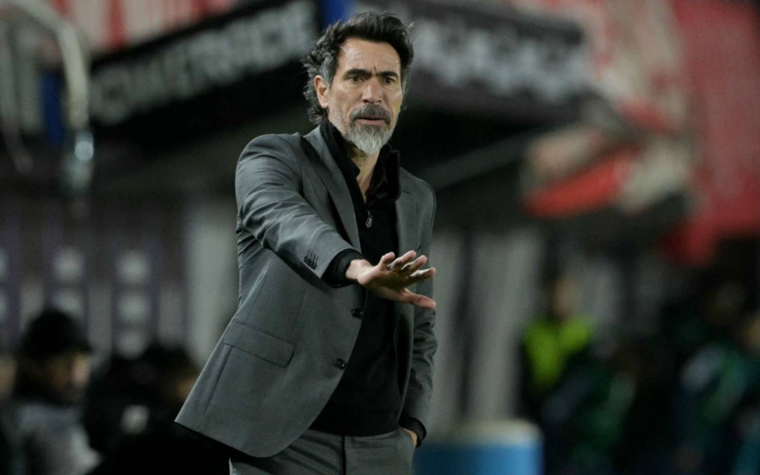 Eduardo Domínguez, satisfecho con el equipo y habló del futuro de Estudiantes: "Tiene que ser el piso, el año que viene tenemos que ir por el título"