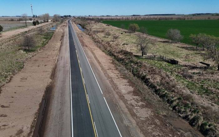Pavimentan un tramo clave de la Ruta del Cereal en el interior bonaerense