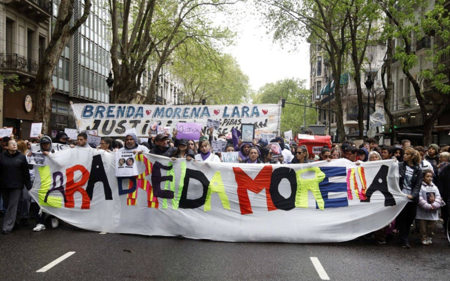 Ni una menos: marcharon al Congreso por el triple femicidio de Brenda, Morena y Lara