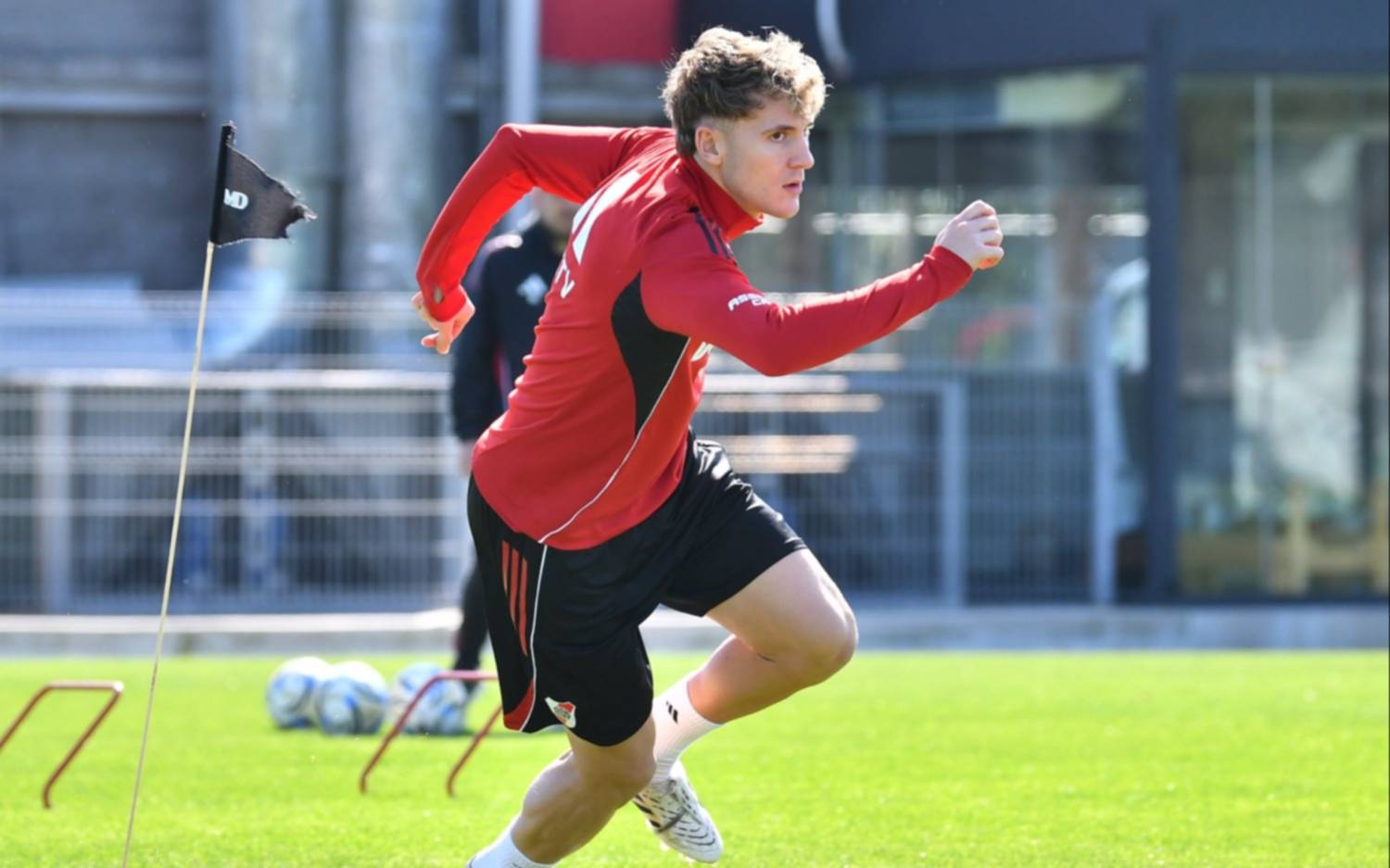 River busca recuperar la punta y la confianza ante Riestra como local