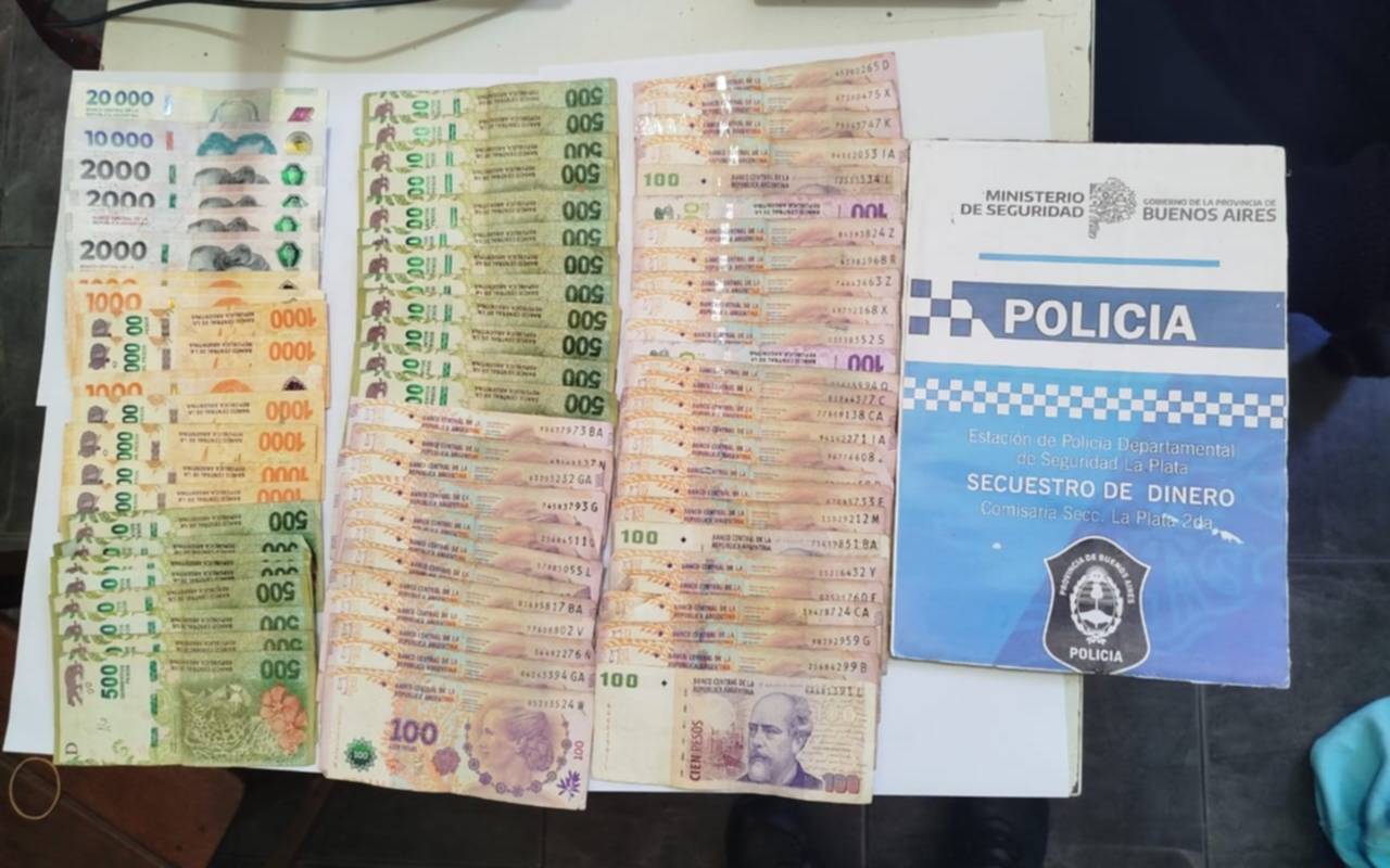 Motochorros sembraron terror en una reconocida panadería de La Plata