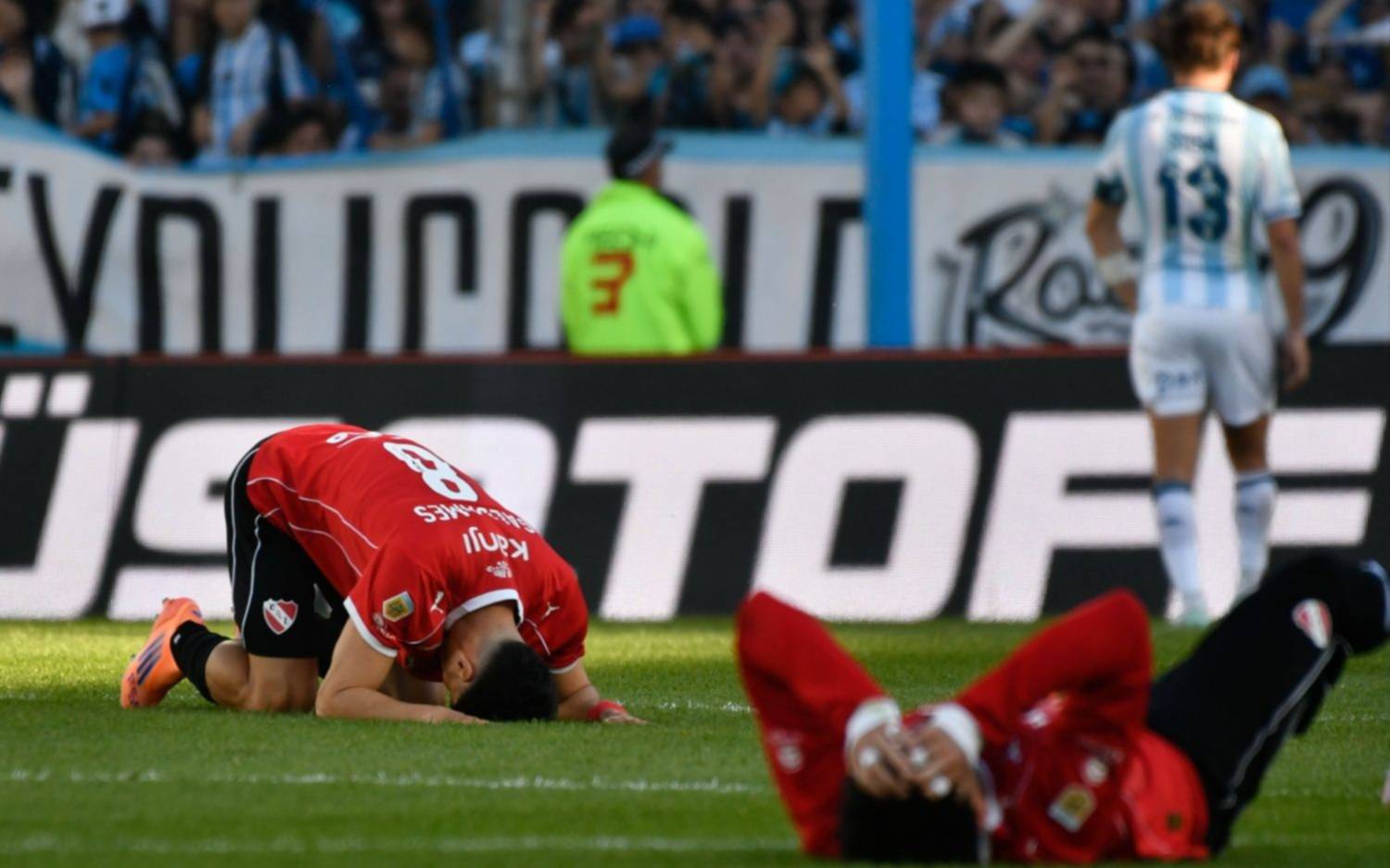 Con un final infartante, Racing e Independiente empataron sin goles en el clásico de Avellaneda