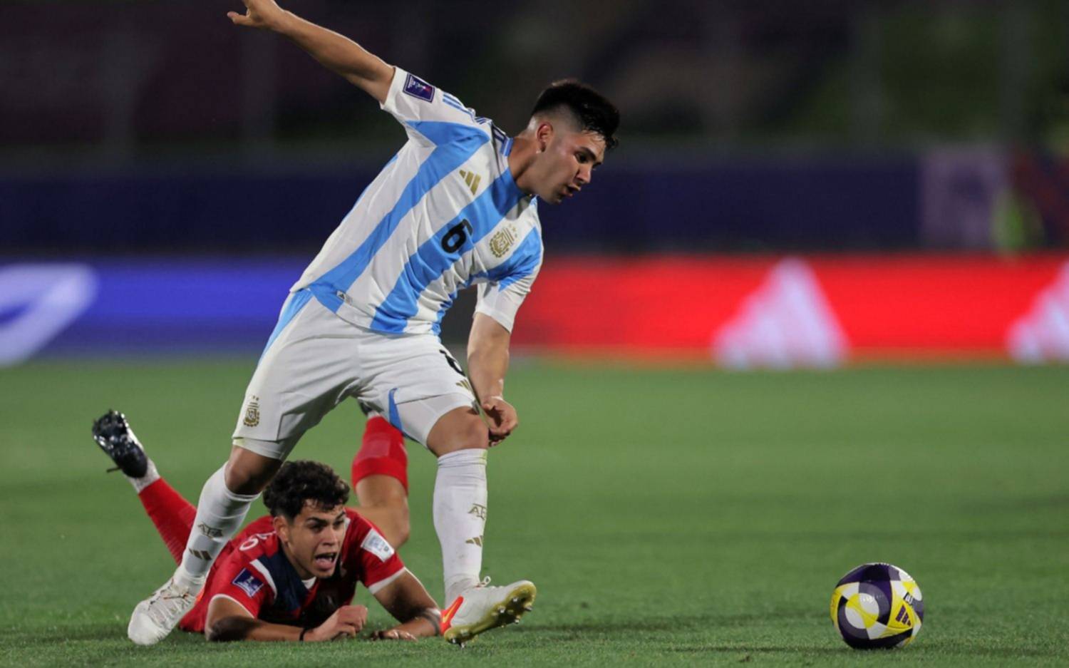 Con uno menos, la Selección le ganó 3 a 1 a Cuba en el debut del Mundial Sub 20 de Chile