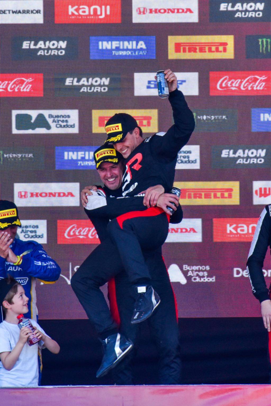 El binomio Rossi-Urrutia triunfó en TC2000