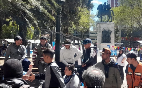 "Cuidacoches" reclaman que les permitan trabajar en Quilmes