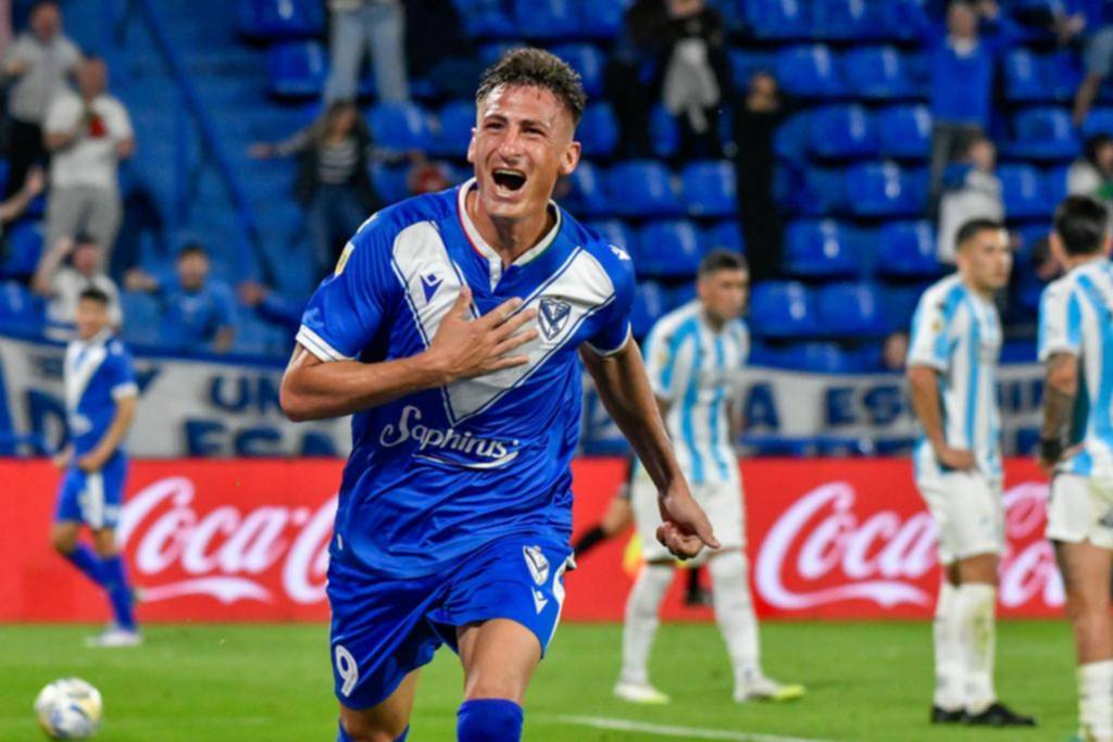 Vélez mostró su eficacia y se metió en la pelea