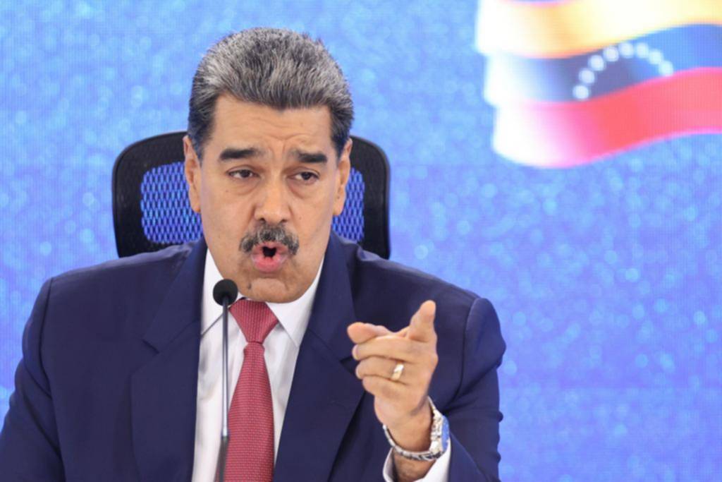 Maduro se prepara para una “agresión” de EE UU