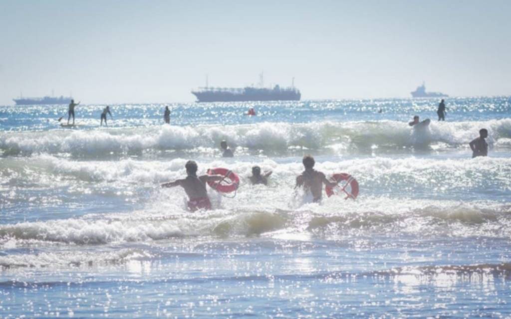 Mar del Plata inicia este miércoles el servicio de guardavidas en playas