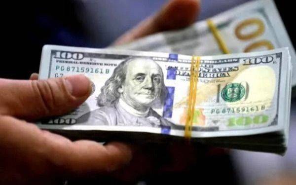 Crecieron los ahorros en dólares