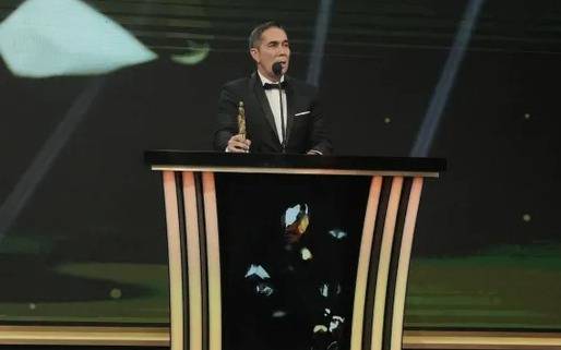 Rodolfo Barili pidió por el “periodismo decente” y apuntó contra los “ensobrados” en el Martín Fierro 2025