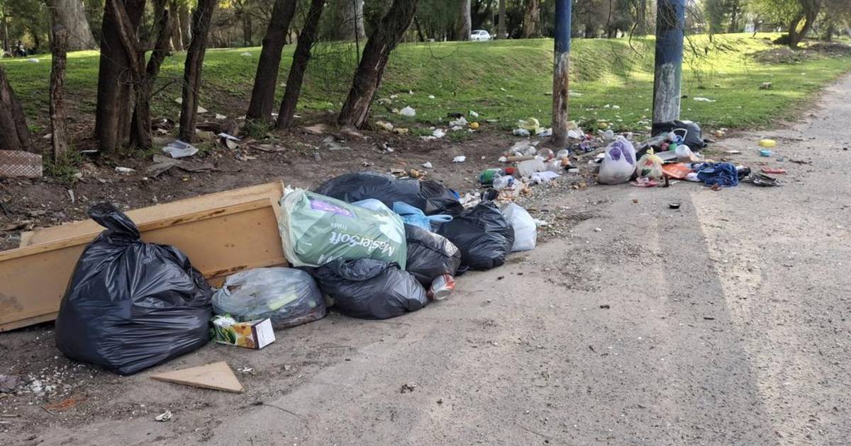 Crecen los reclamos por la acumulación de basura en varios espacios verdes | El Dia