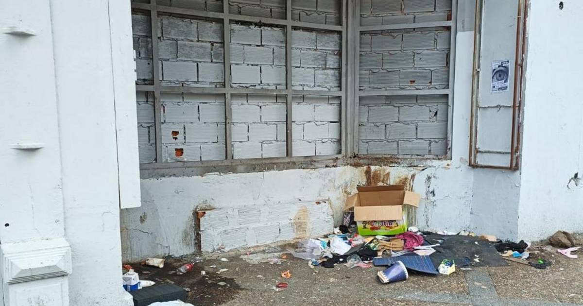 Local abandonado y rodeado de residuos en pleno centro platense | El Dia