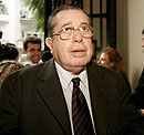 Armas: la defensa de Menem apura definición judicial