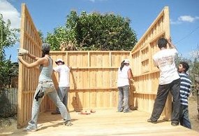 "Un Techo para mi Pais" y la UNQ se unen en causa solidaria