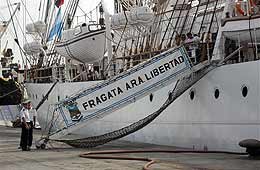 La Fragata Libertad atrae
todas las miradas en Ghana