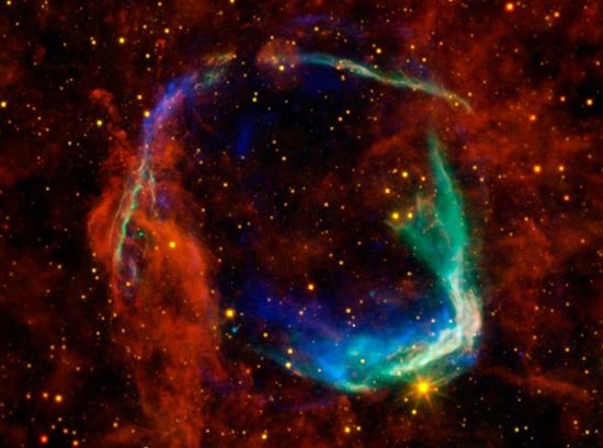 Descubren dos supernovas superluminosas muy lejanas