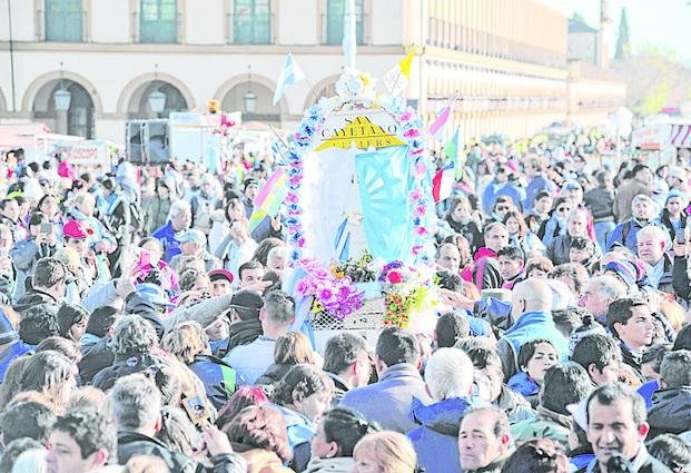 Miles de jóvenes culminaron frente a la Basílica la 41ª edición de la Peregrinación a Luján