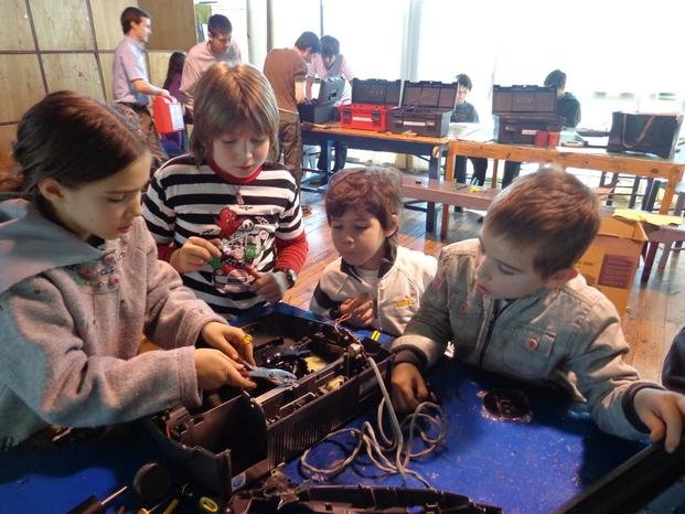 La Escuela Argentina de Inventores, un lugar para aprender a 'hacer posible lo necesario'