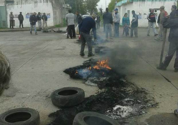 Vecinos salen a la calle en Melchor Romero y City Bell para pedir mejoras barriales