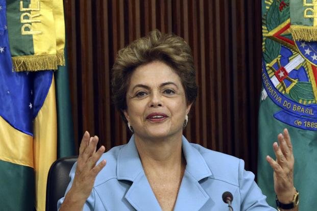 Dilma denuncia un "golpe democrático a la paraguaya"
