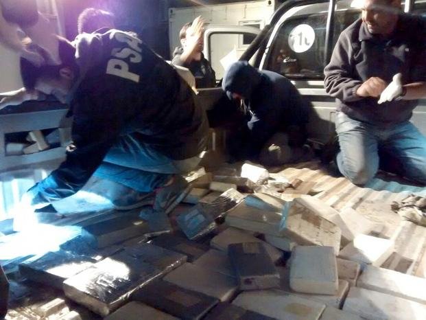Golpe al narcotráfico: incautaron 240 kilos de cocaína en la ruta 7