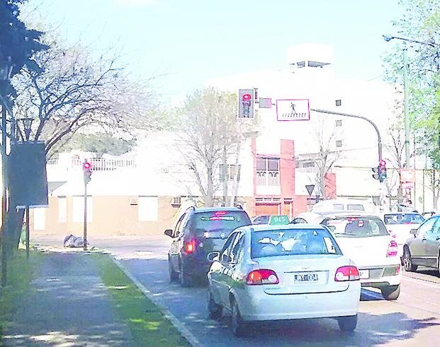 Suman semáforos para peatones en plazas de la Ciudad