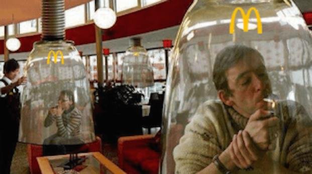 Abren un McDonald's donde se puede fumar marihuana