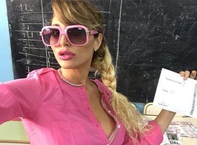 Vicky Xipolitakis se mandó de las suyas en el cuarto oscuro