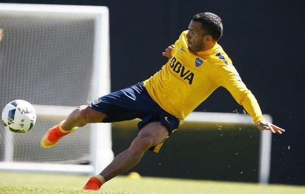 “Confiamos en que Tevez va a seguir en Boca el año que viene”